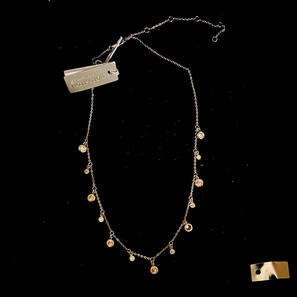 Gorgeous dainty necklace